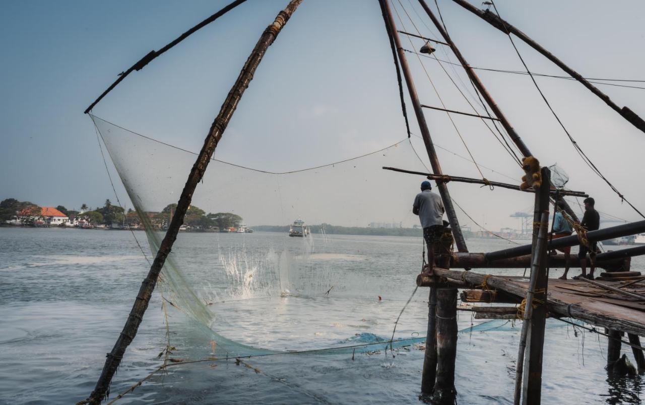 Amritara The Poovath Beachfront Heritage, Fort Kochi Bagian luar foto